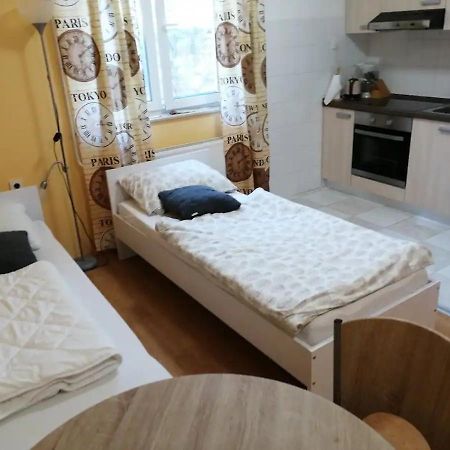 קסטב Apartments Raspolic מראה חיצוני תמונה
