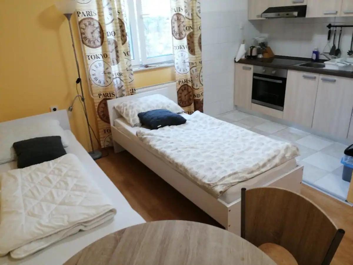קסטב Apartments Raspolic מראה חיצוני תמונה