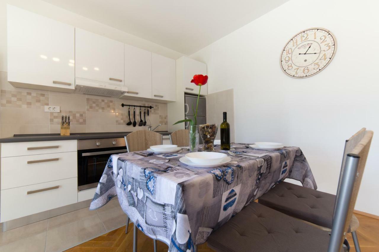 קסטב Apartments Raspolic מראה חיצוני תמונה