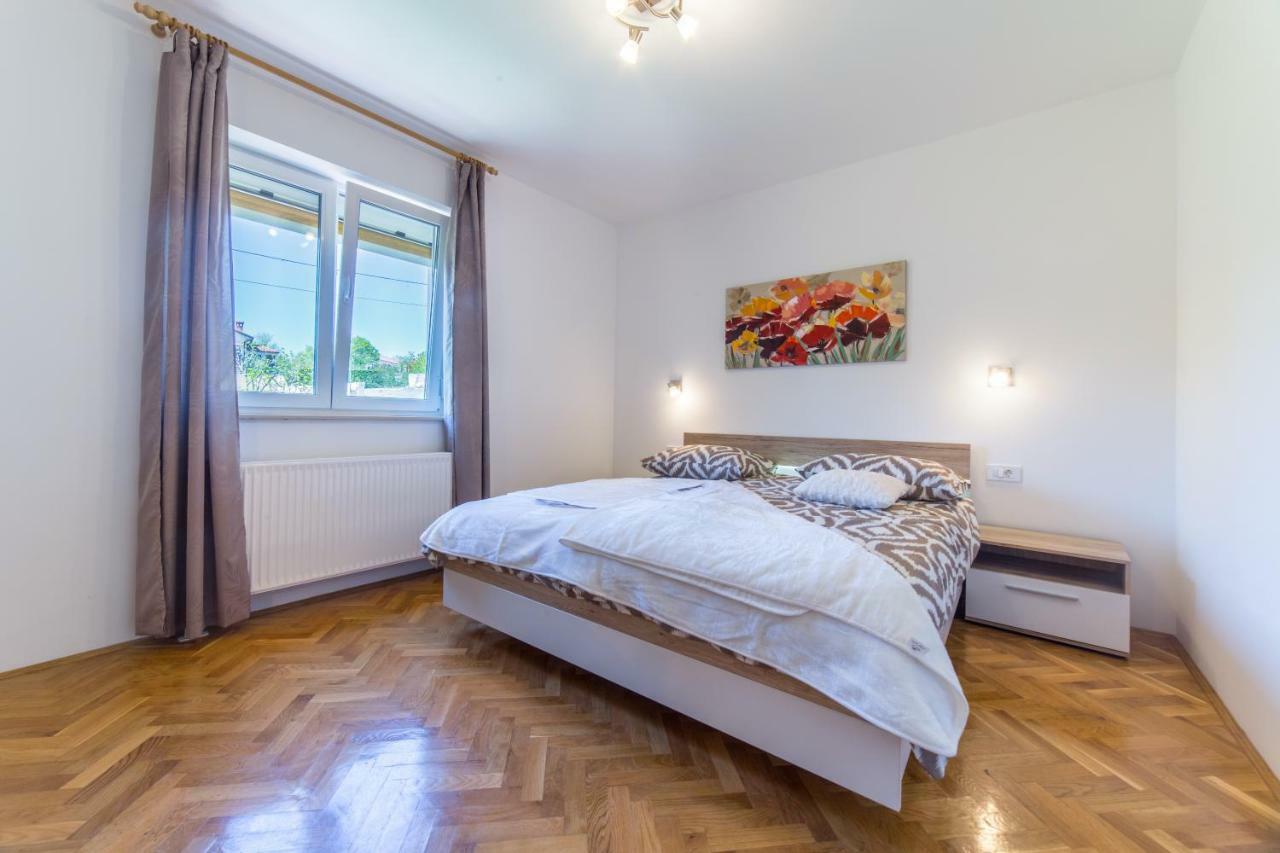 קסטב Apartments Raspolic מראה חיצוני תמונה