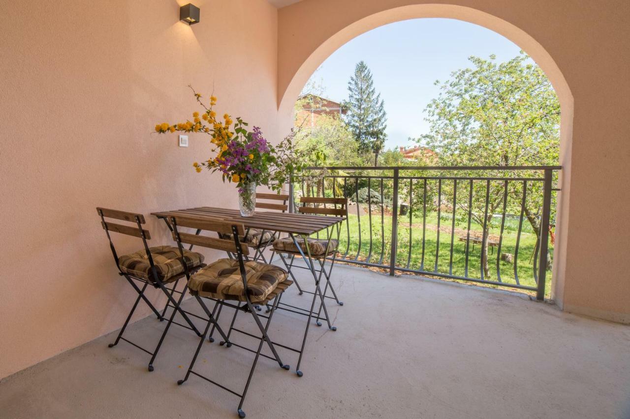 קסטב Apartments Raspolic מראה חיצוני תמונה